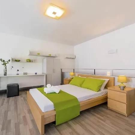 New Holiday Aleea Mamaia